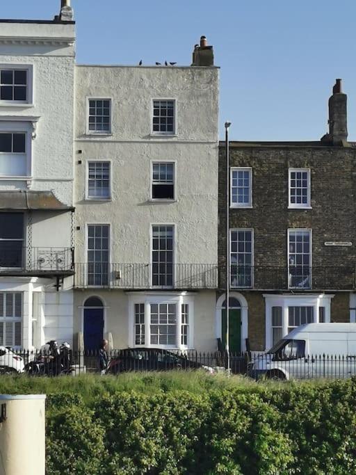 Relax And Enjoy The Sea View Apartment Margate